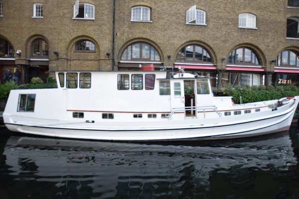 A house boat in Wapping