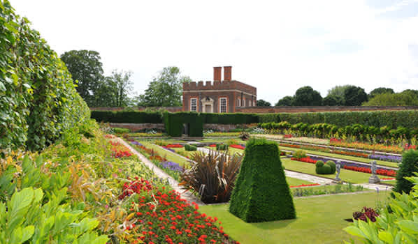 The gardens at Hampton Court Palace