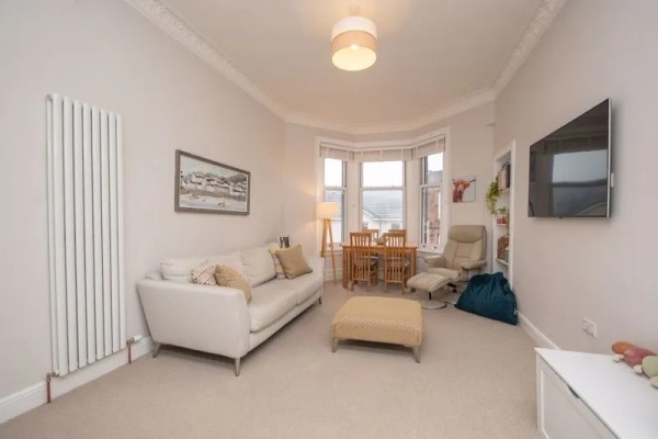 Two-bedroom flat, Edinburgh, Scotland, £265,000 - interior