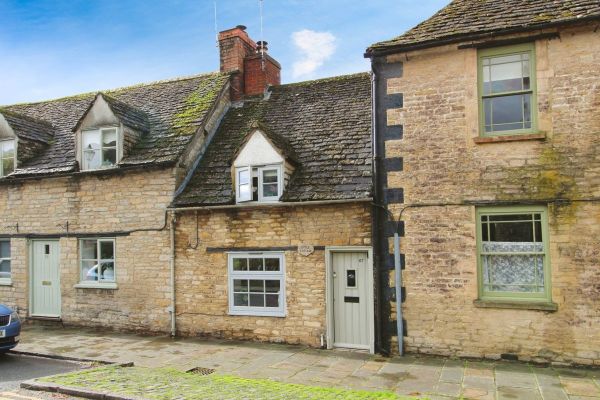 Two-bed cottage, Cricklade, near Swindon, £300,000