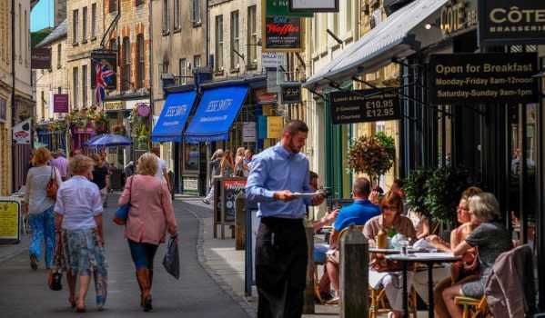 Shops and restaurants in Cirencester