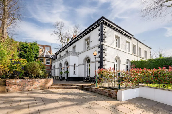 A large 19th century 7-bed house for sale in Salford