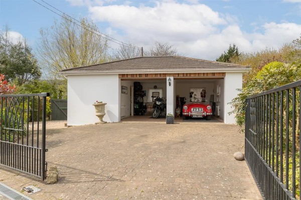 4-bed detached house, Shanklin, Isle of Wight, £695,000