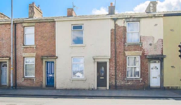Three-bedroom terraced house for sale in Blackburn
