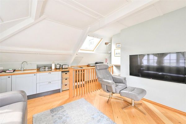 One-bed flat, Polperro, near Looe, £250,000 - interior