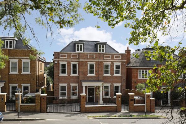 Transitional five-bed house in Wimbledon