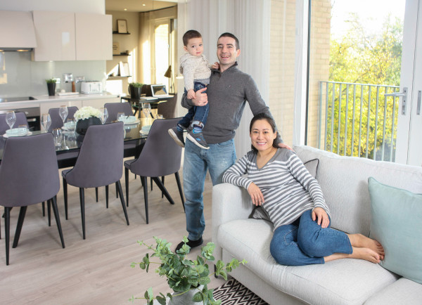 Image shows a young family at Barratt London’s Hendon Waterside development