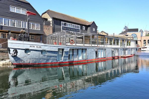 Five-bed houseboat, St Katherine’s Docks, Wapping, £2.5 million - exterior