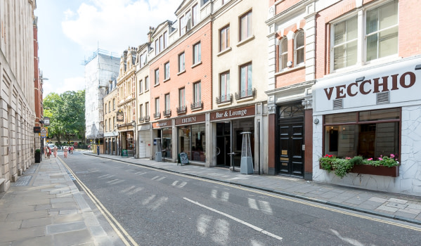 Example of a property in Barbican that is within budget if you earn £80,000 a year.