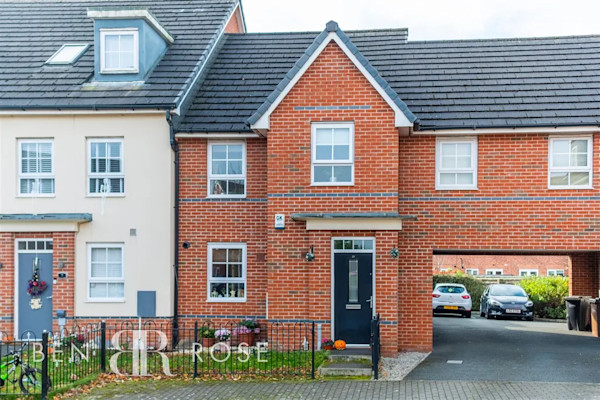 A modern red-brick terraced house with 3 bedrooms in Chorley