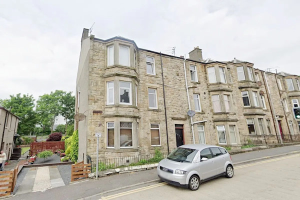 Traditional stone building comprises flats
