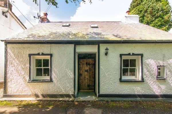One-bed house, Eglwyswrw, Pembrokeshire, £250,000