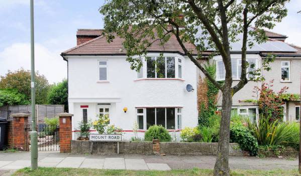 Semi-detached house for rent