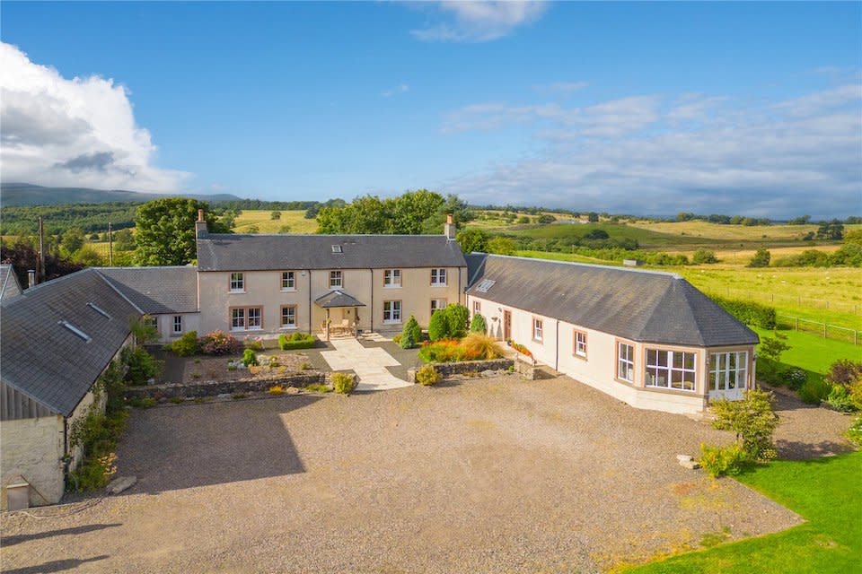 Six Bed Equestrian Property For Sale In Scotland ?w=1200