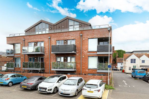 Two-bed apartment, Dover Street, Canterbury, £75,000