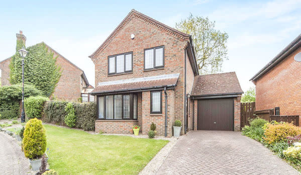 Three bedroom detached house for £280,000