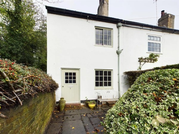 Two-bedroom cottage, Burton Salmon, Leeds, £260,000