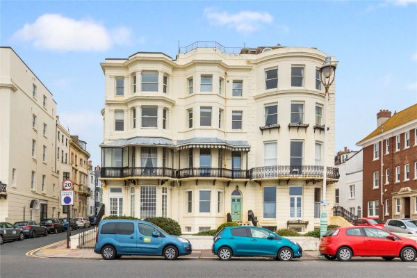 One-bedroom flat for sale in Brighton for £290,000
