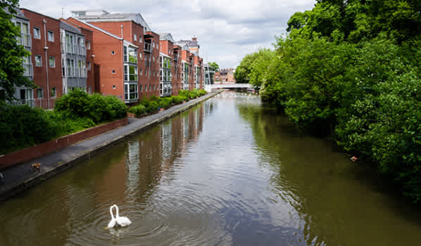Waterside properties in Leicester