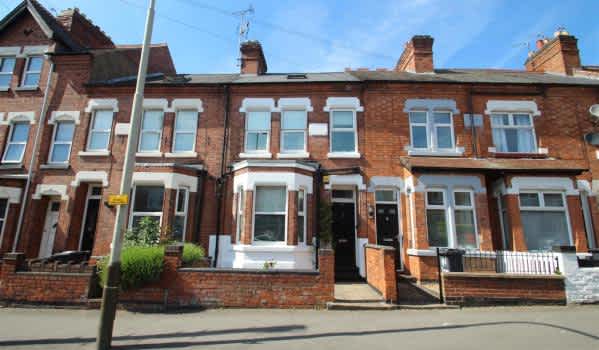 Four-bedroom terraced house for sale in Leicester for £315,000