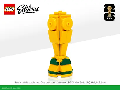 LEGO Mini Trophy set on a white background.