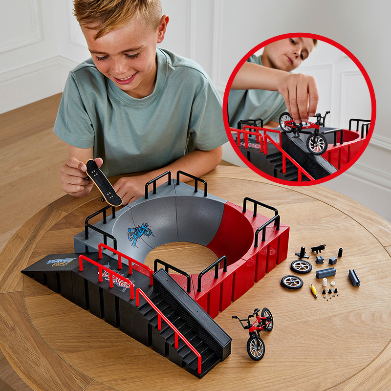 Skate Park Skate Bowl Finger Skateboard Set