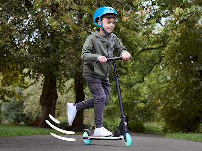 Rahmory Moon Light Up Kick Scooter Black