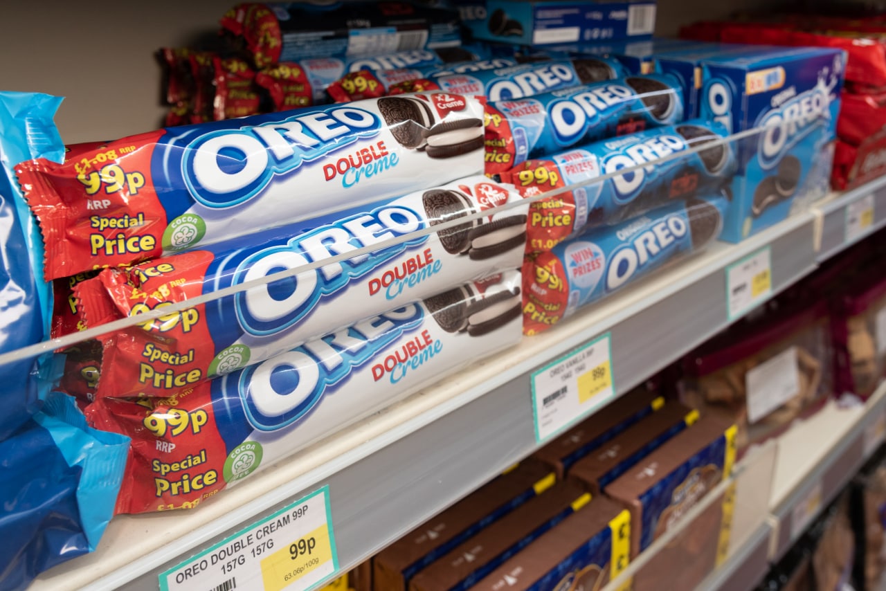 Shelves with Oreo