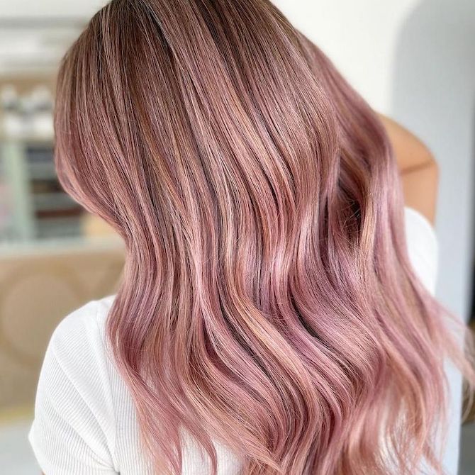 https://images.ctfassets.net/045r8o938mua/sxMEESdW0lEm90ehaioiG/ddd7881b3fe36c8aa40decb7cfc73ffa/9-prettiest-pastel-pink-hair-ideas-formulas-e2622e10.jpg