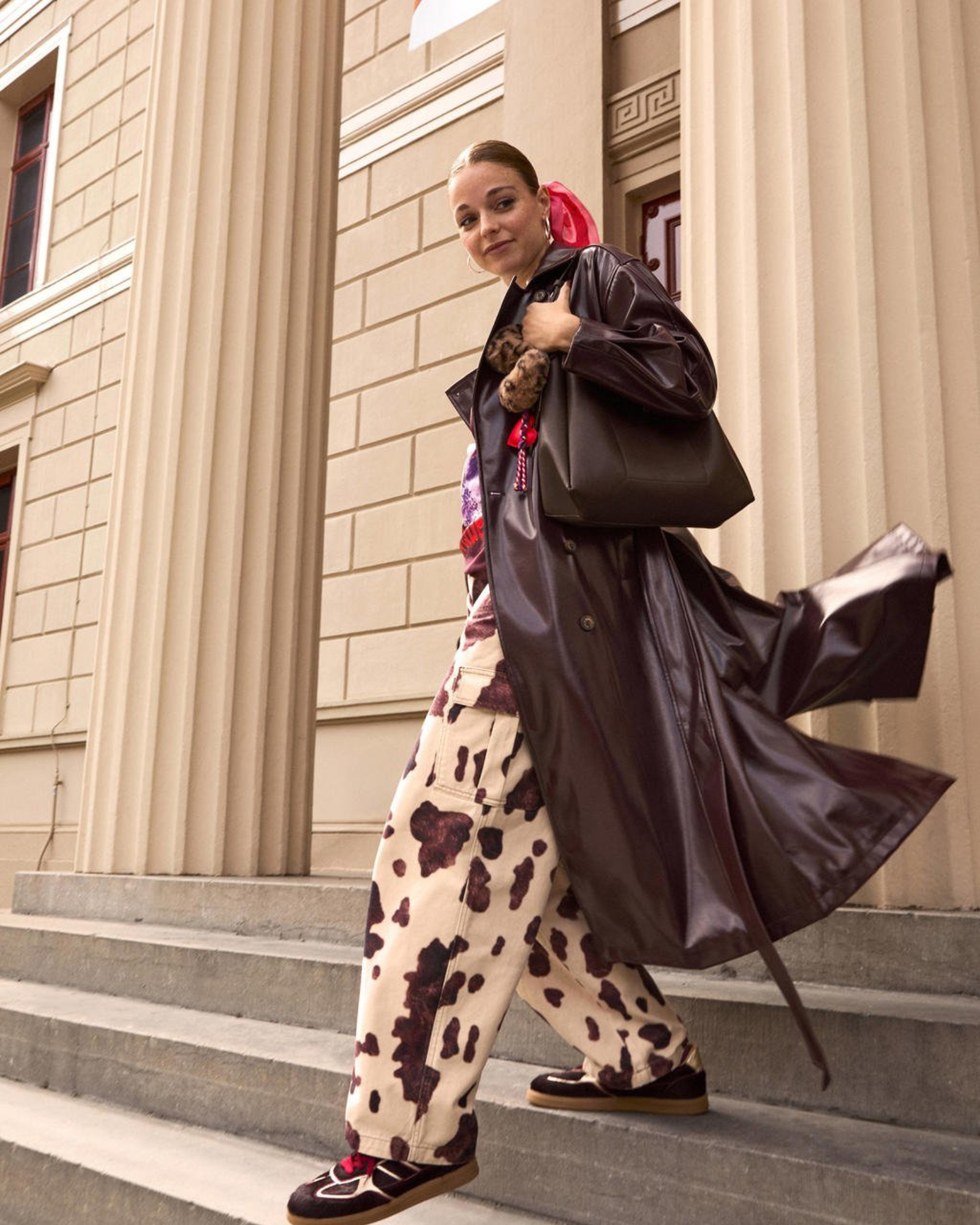 Lak imitatieleren trenchcoat donkerrood - Hover