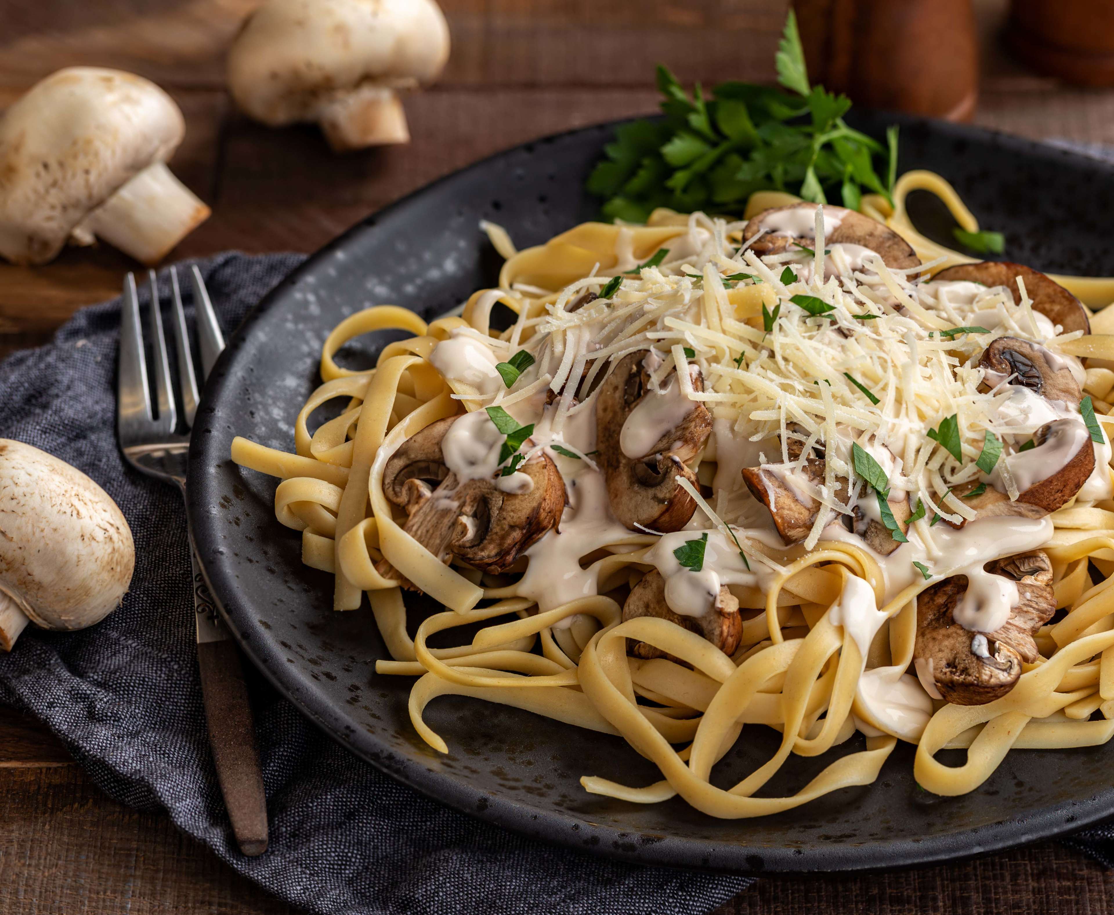 61a7f856ec6c2bf266ad7ae7_%20Fettuccine%20Alfredo%20With%20Mushrooms.jpeg