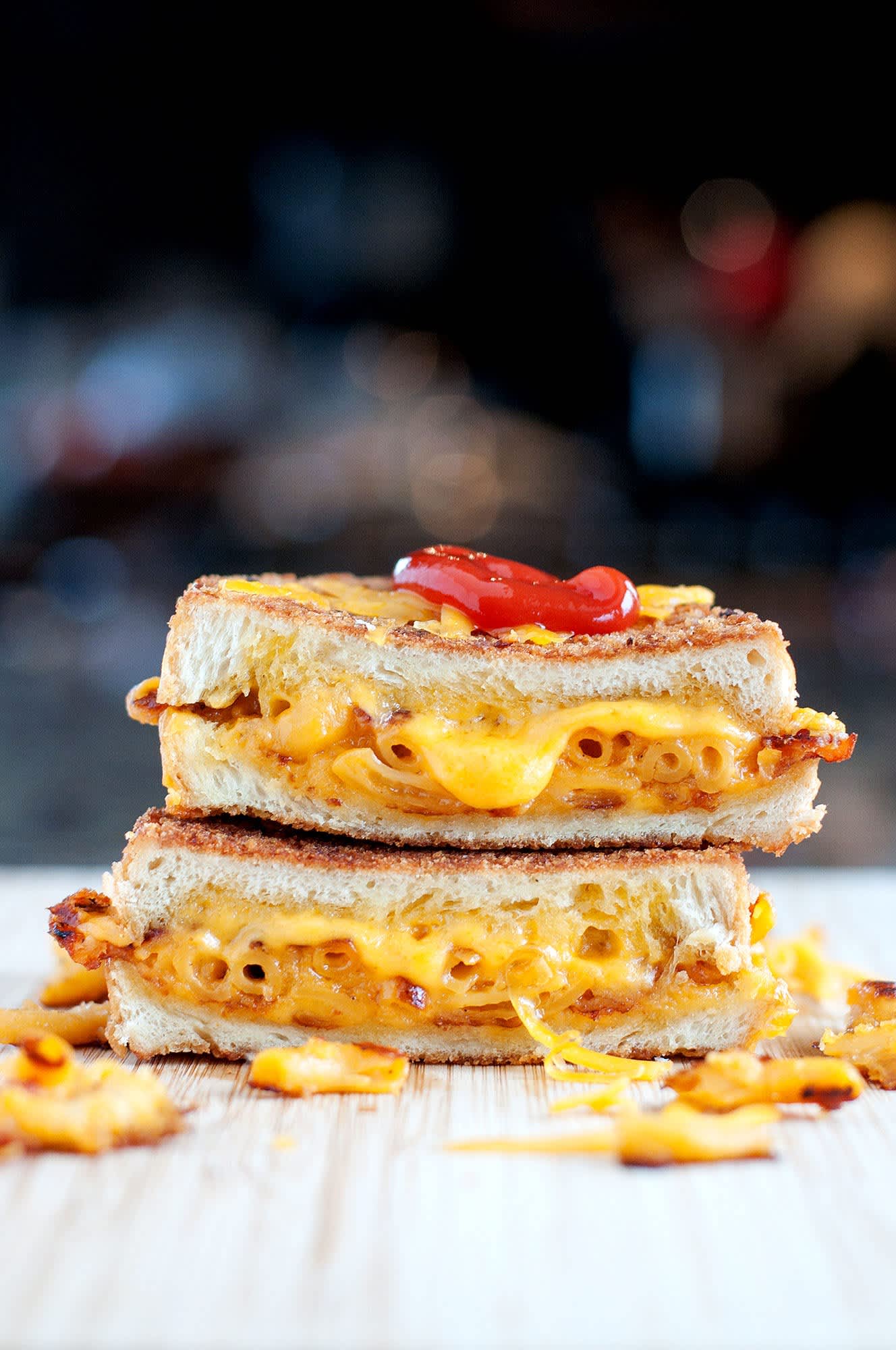 Mac & Cheese Grilled Cheese