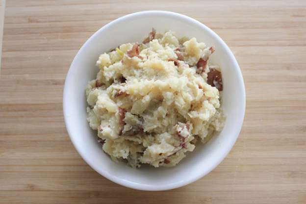 Photo of slow cooker mashed potatoes in a bowl