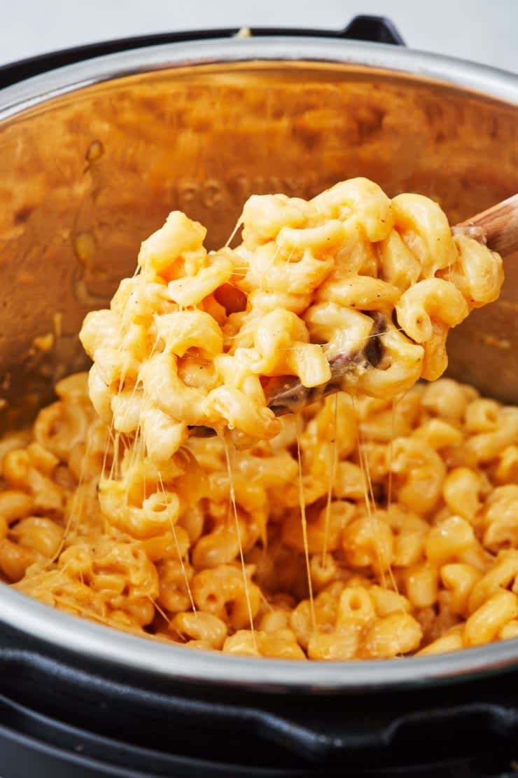 Gooey Mac and Cheese in a pot