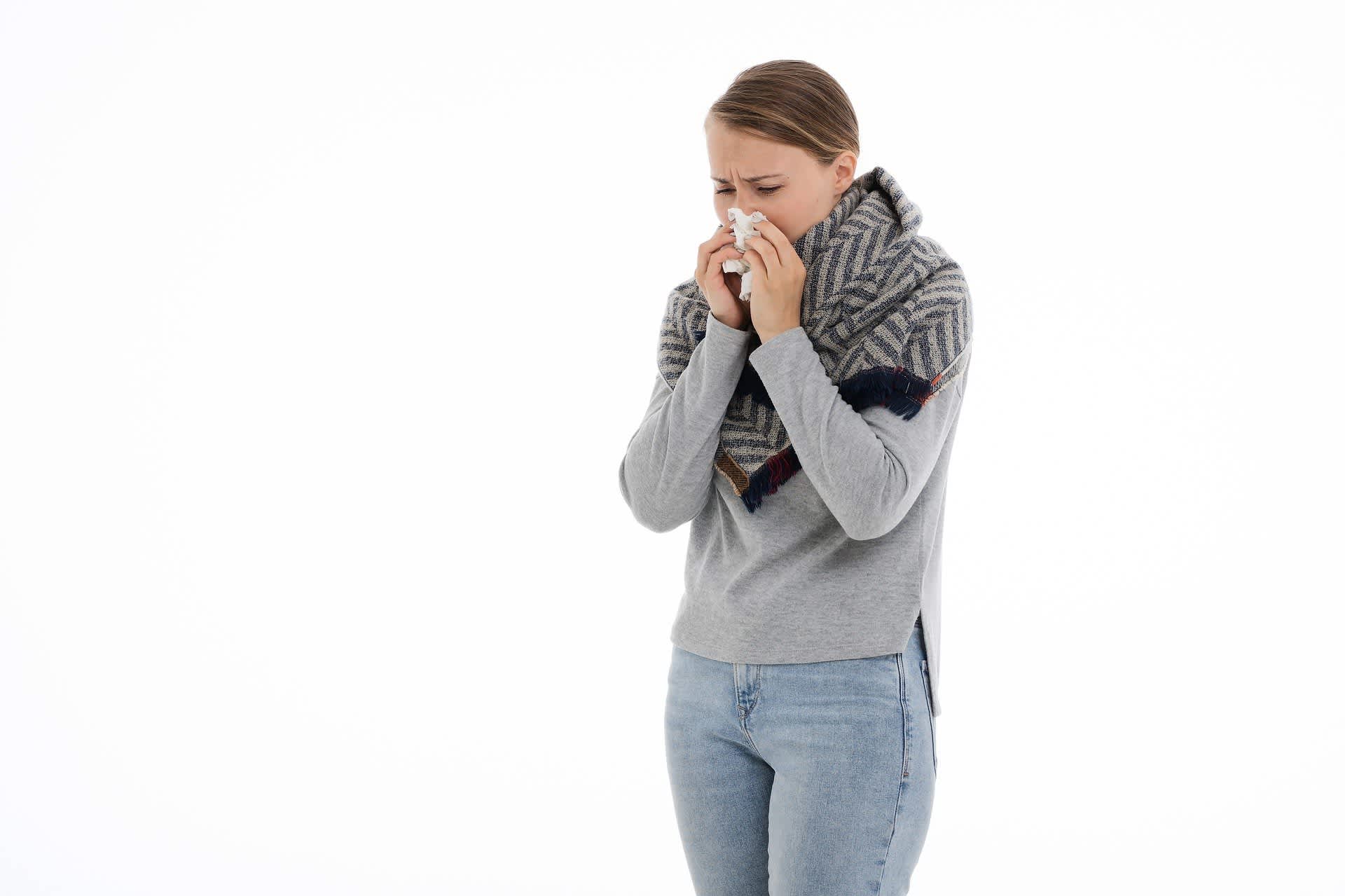 624724e4745fb8d8c2e8c001_woman-blowing-nose-allergy.jpg