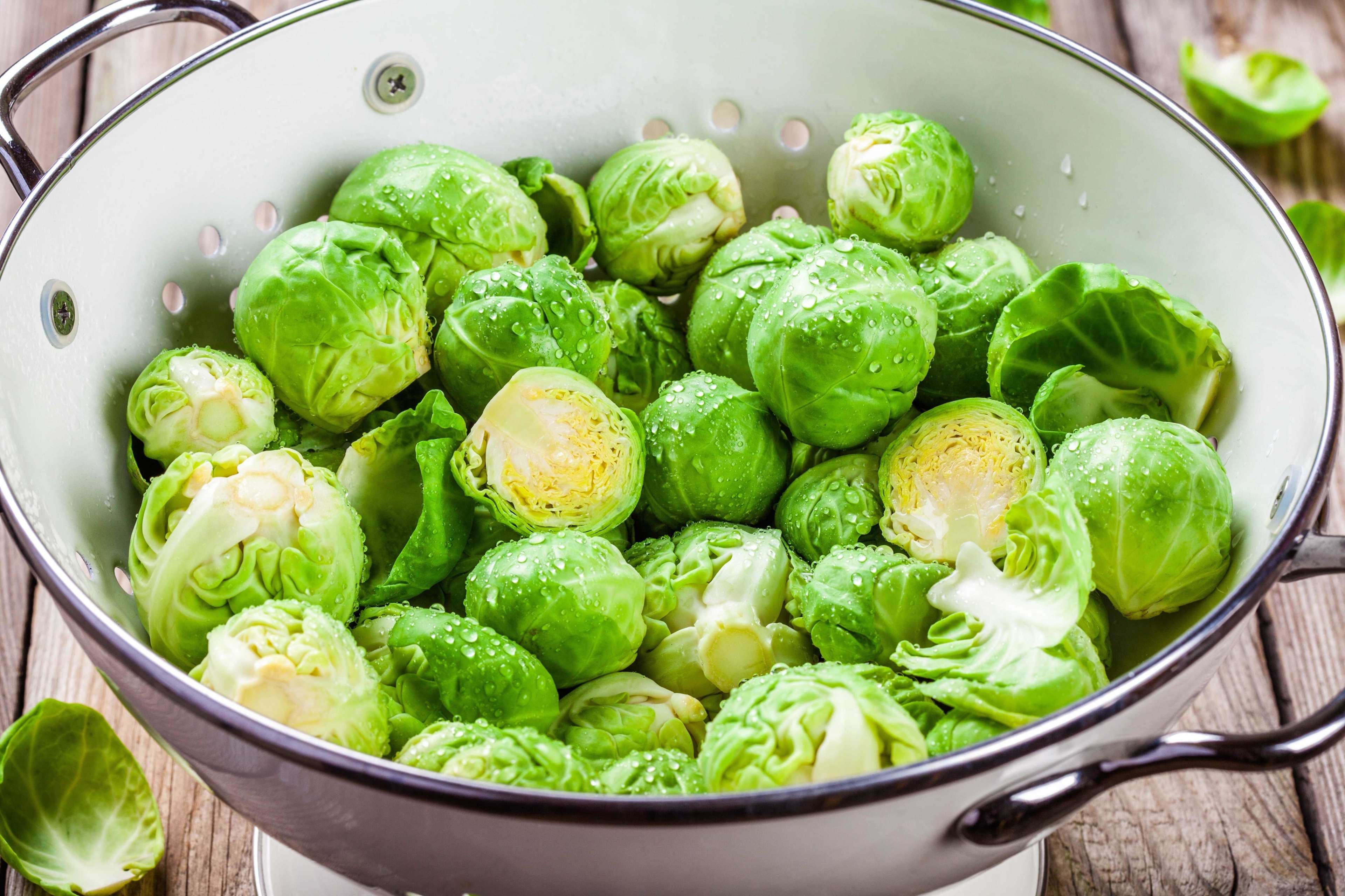 61a90dccb171982200e73044_brussels%20sprouts%20in%20a%20colander.jpeg