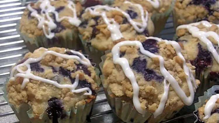 easy brunch blueberry muffins