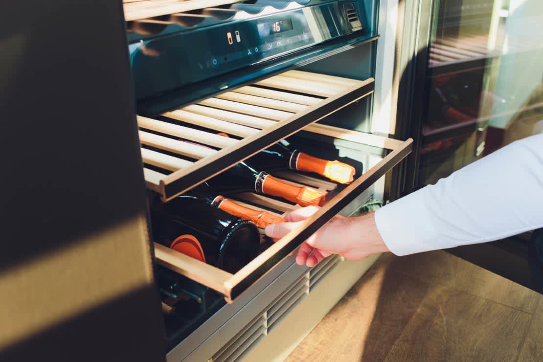 Storing bottles of wine in fridge