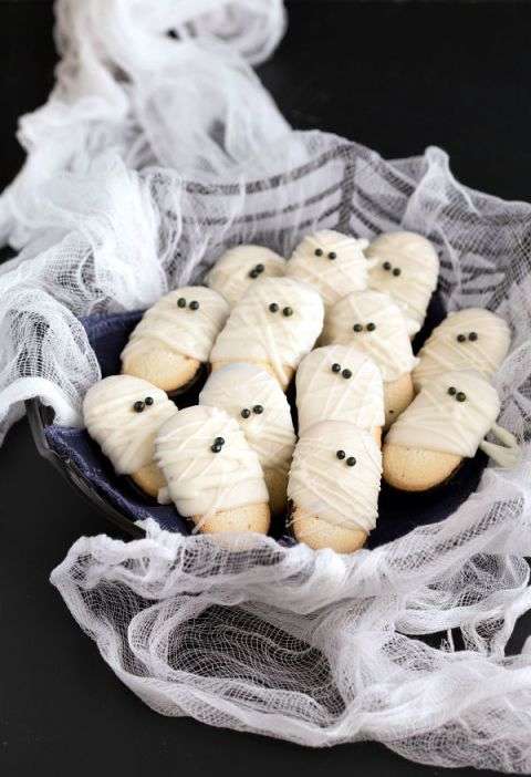 Mummy milanos cookies in a serving bowl