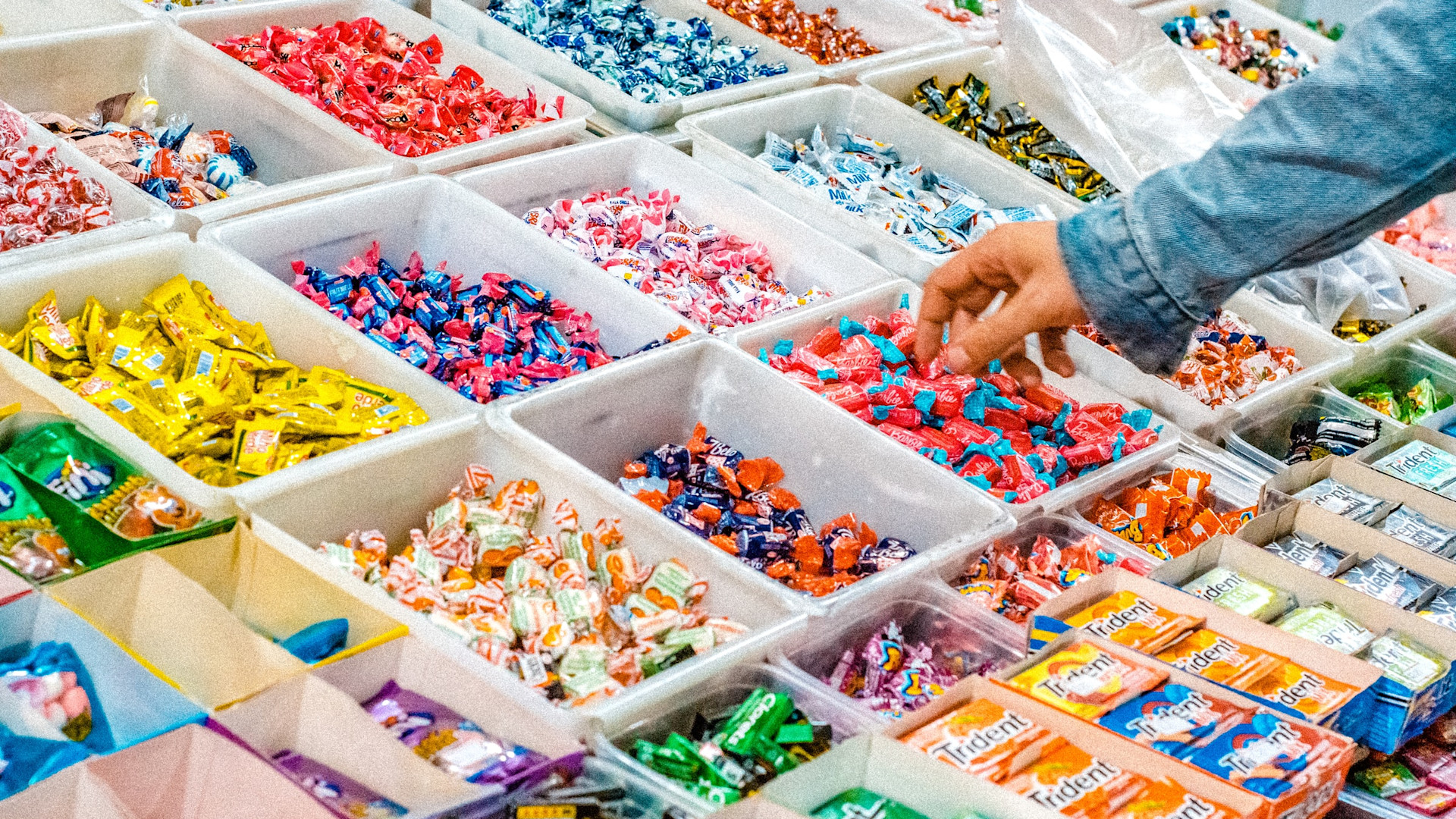 Indulge Your Sweet Tooth With The 20 Best Candies of All Time