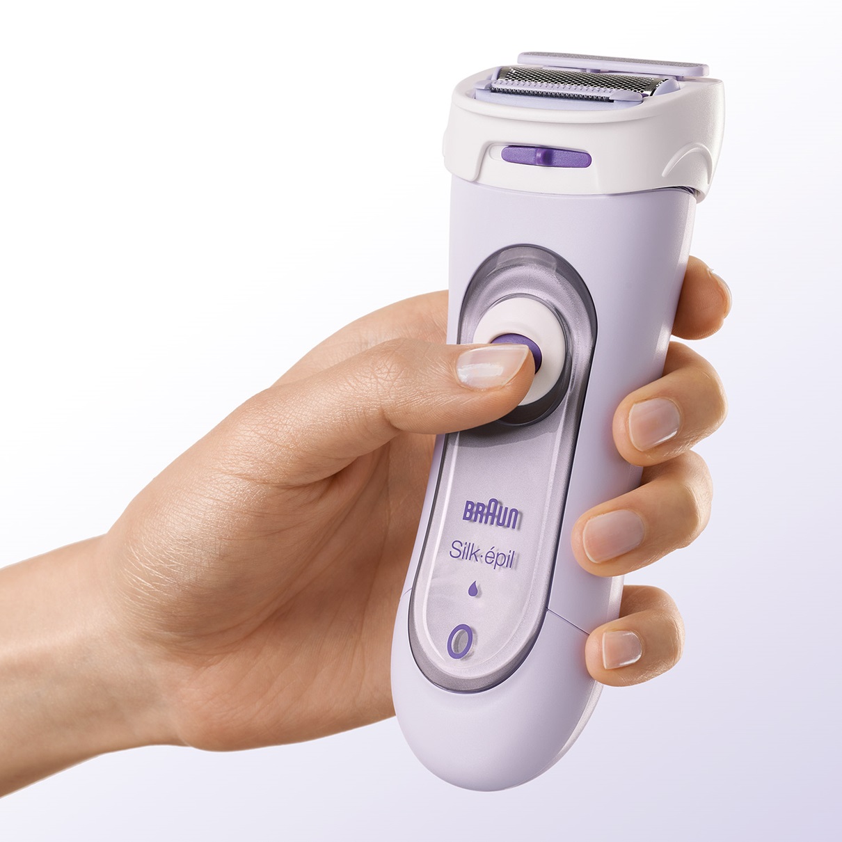 Braun Lady Shaver - 5560 Cordless Electric Shaver - in hand