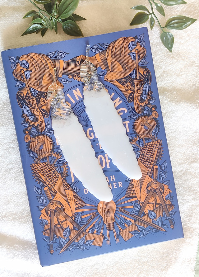 White feather resin bookmarks(Pack of 2)