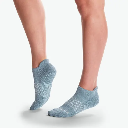 Random color 5 pairs Women's Performance Gripper Ankle Socks Bombas all L