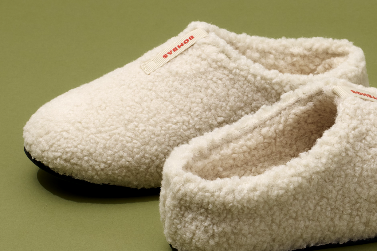 サンダル・ミュール BALENCIAGA Camel suede Sunday slippers (761726WCGA1 2200) Balenciaga Sunday Slippers | Brown | FARFETCH