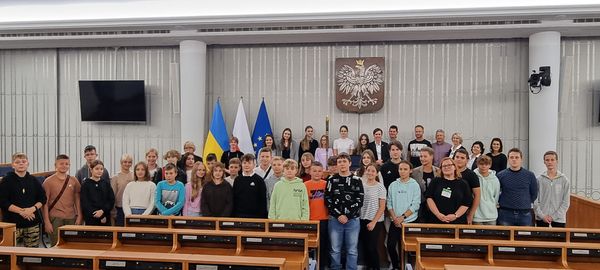 Młodzież z Krzyżanowic w Senacie