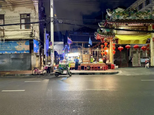Aften i Chinatown-distriktet i Bangkok