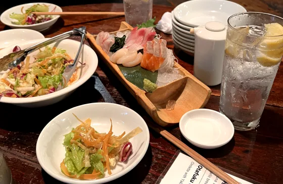 Frisk sashimi på Shirubee i Tokyo.