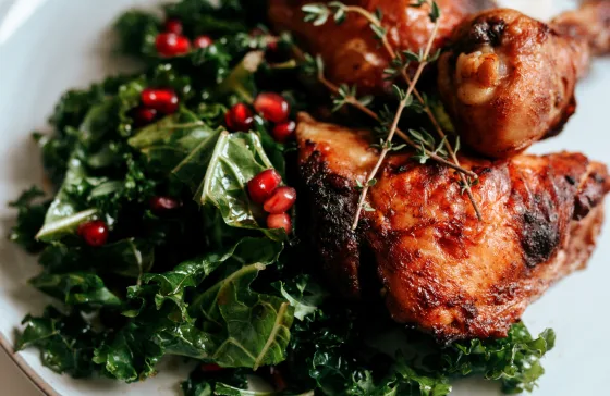 Grilled chicken with kale and pomegranate
