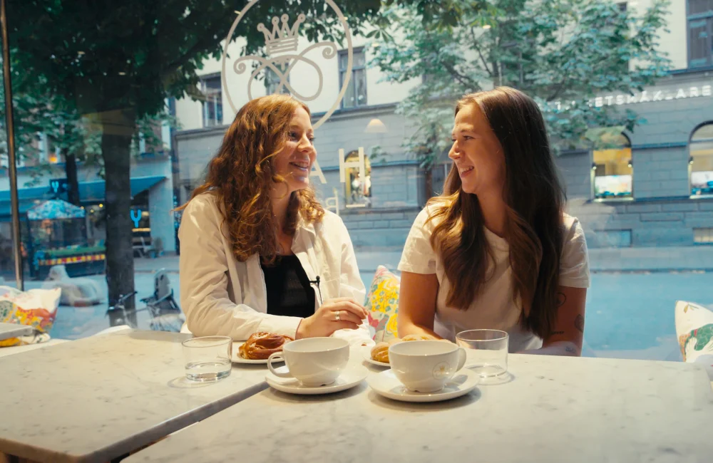  Kaffe med Clara og Maja i Stockholm.