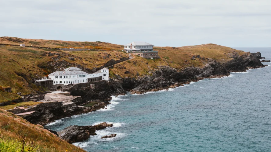A white house on the dramatic coastline of Newquay